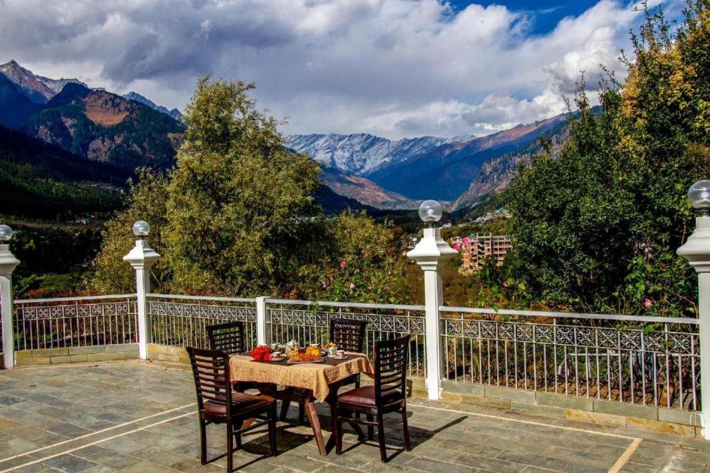 ホテルWhite Mist Manali エクステリア 写真